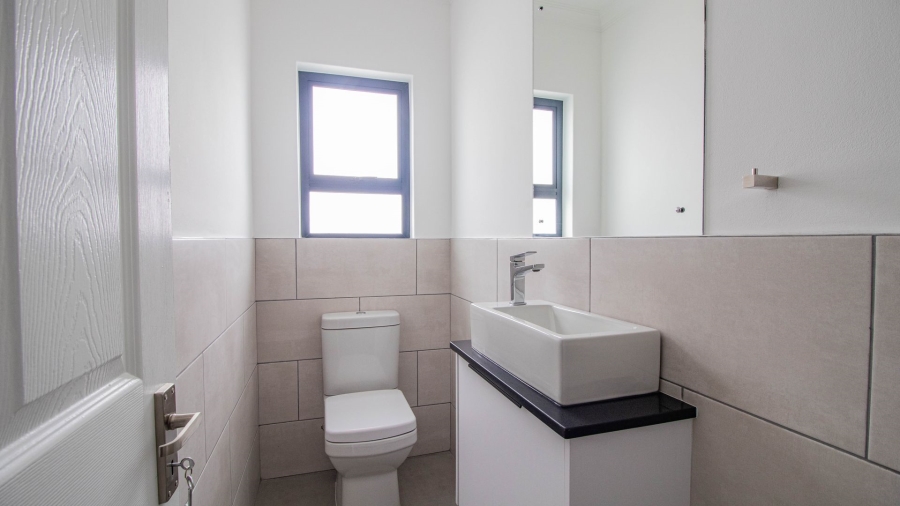 2 Bedroom Property for Sale in Britannia Beach Estate Western Cape